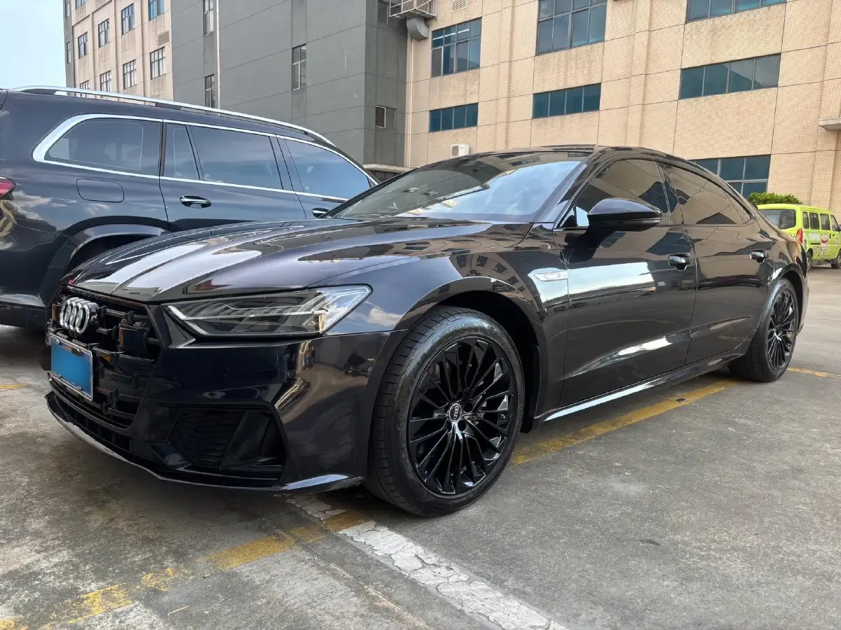 2024 Audi A7L 2.0T 245HP L4 7DCT