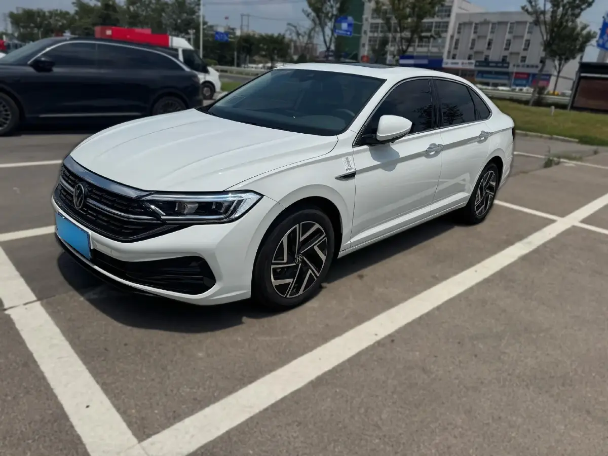 2025 Volkswagen Sagitar 1.5T 160HP L4 7DCT