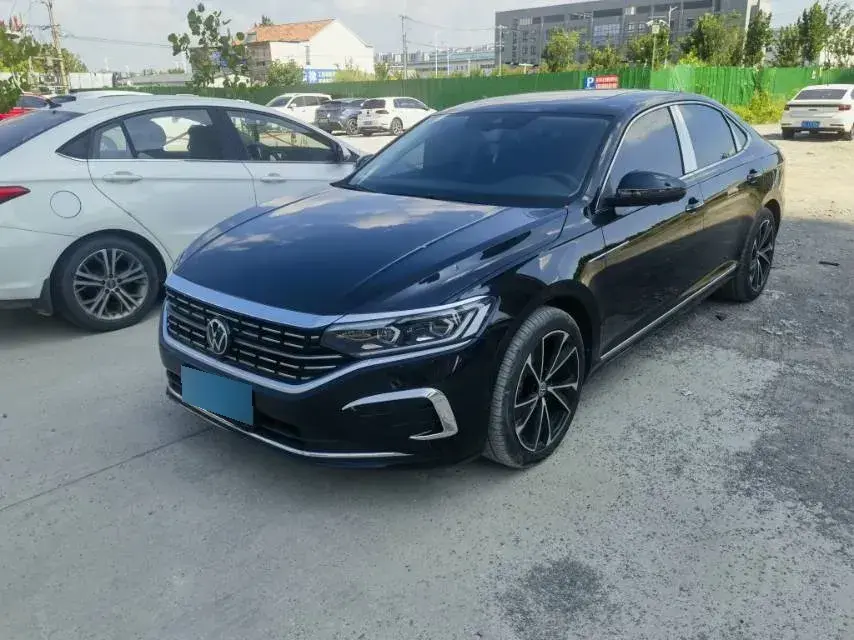 2022 Volkswagen Passat 2.0T 186HP L4 7DCT