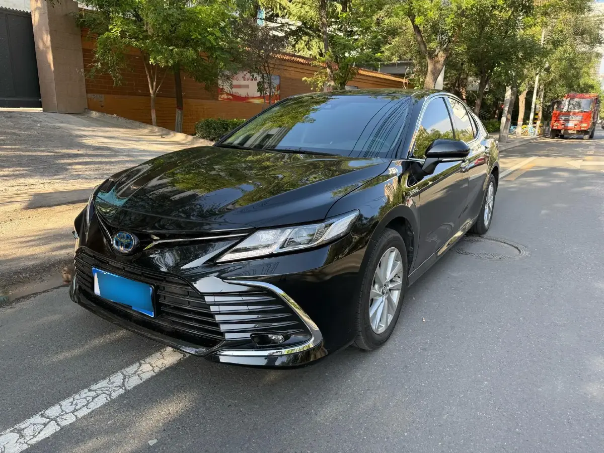 2021 Toyota Camry 2.5L 178HP L4 E-CVT Hybrid