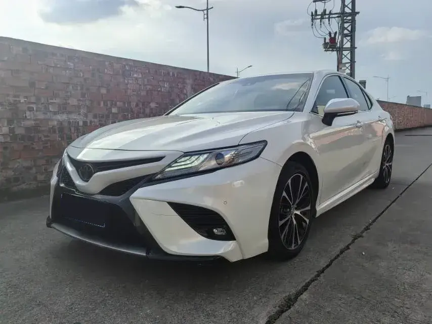 2018 Toyota Camry 2.5L 209HP L4 8AT
