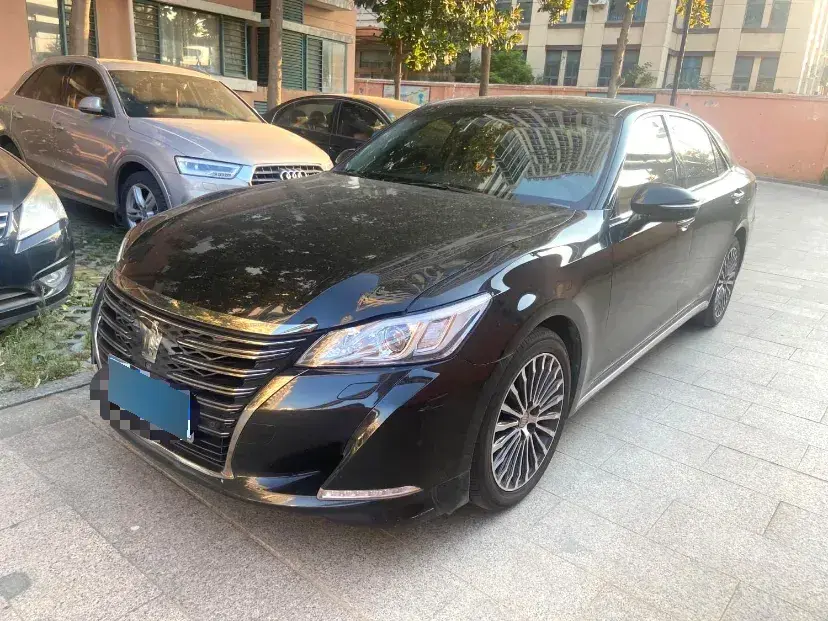 2018 Toyota Crown 2.0T 235HP L4 8AT