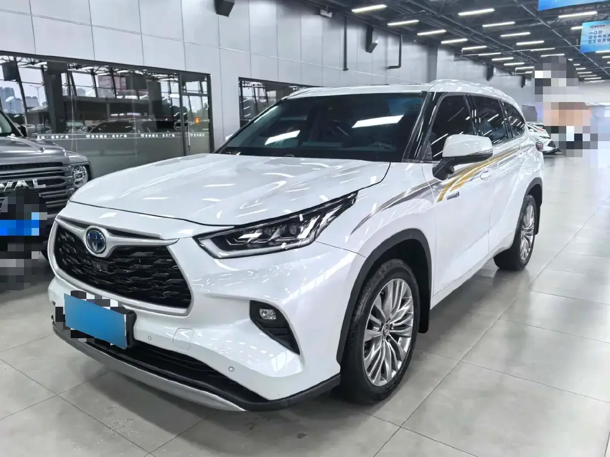 2023 Toyota Highlander 2.5L 189HP L4 E-CVT Hybrid