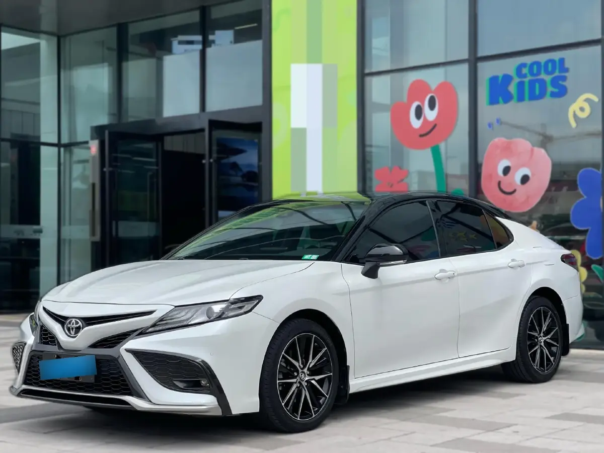 2021 Toyota Camry 2.5L 209HP L4 8AT