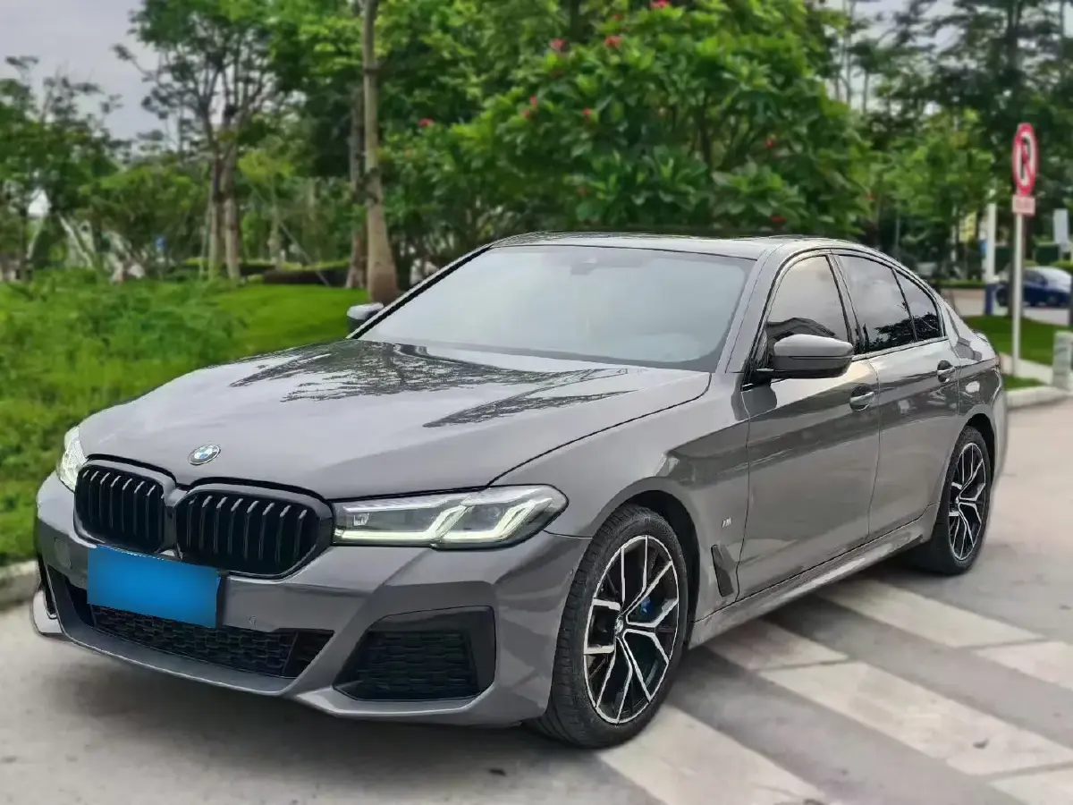 2022 BMW 5 Series 2.0T 252HP L4 8AT