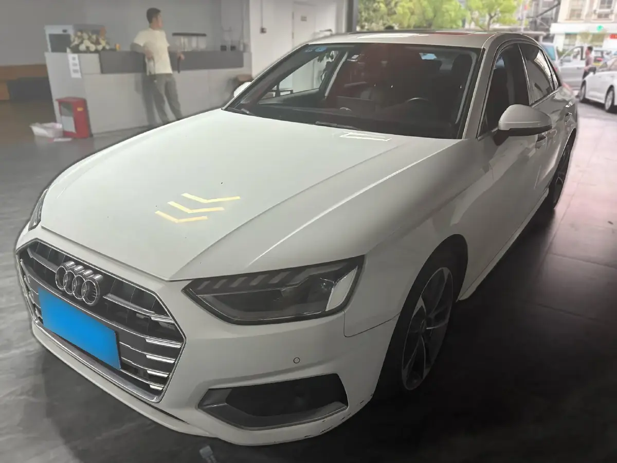 2020 Audi A4L 2.0T 190HP L4 7DCT