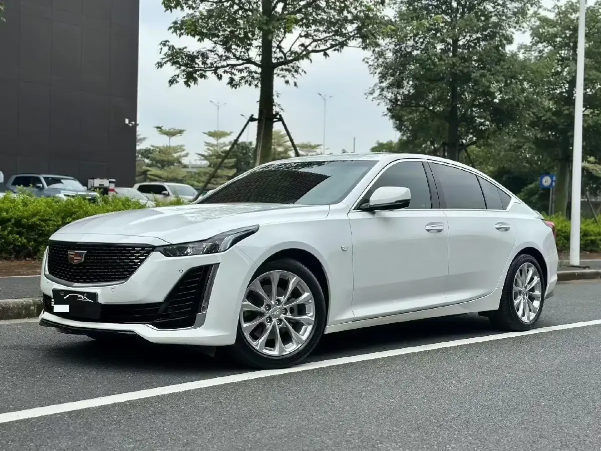 2022 Cadillac CT5 2.0T 237HP L4 10AT