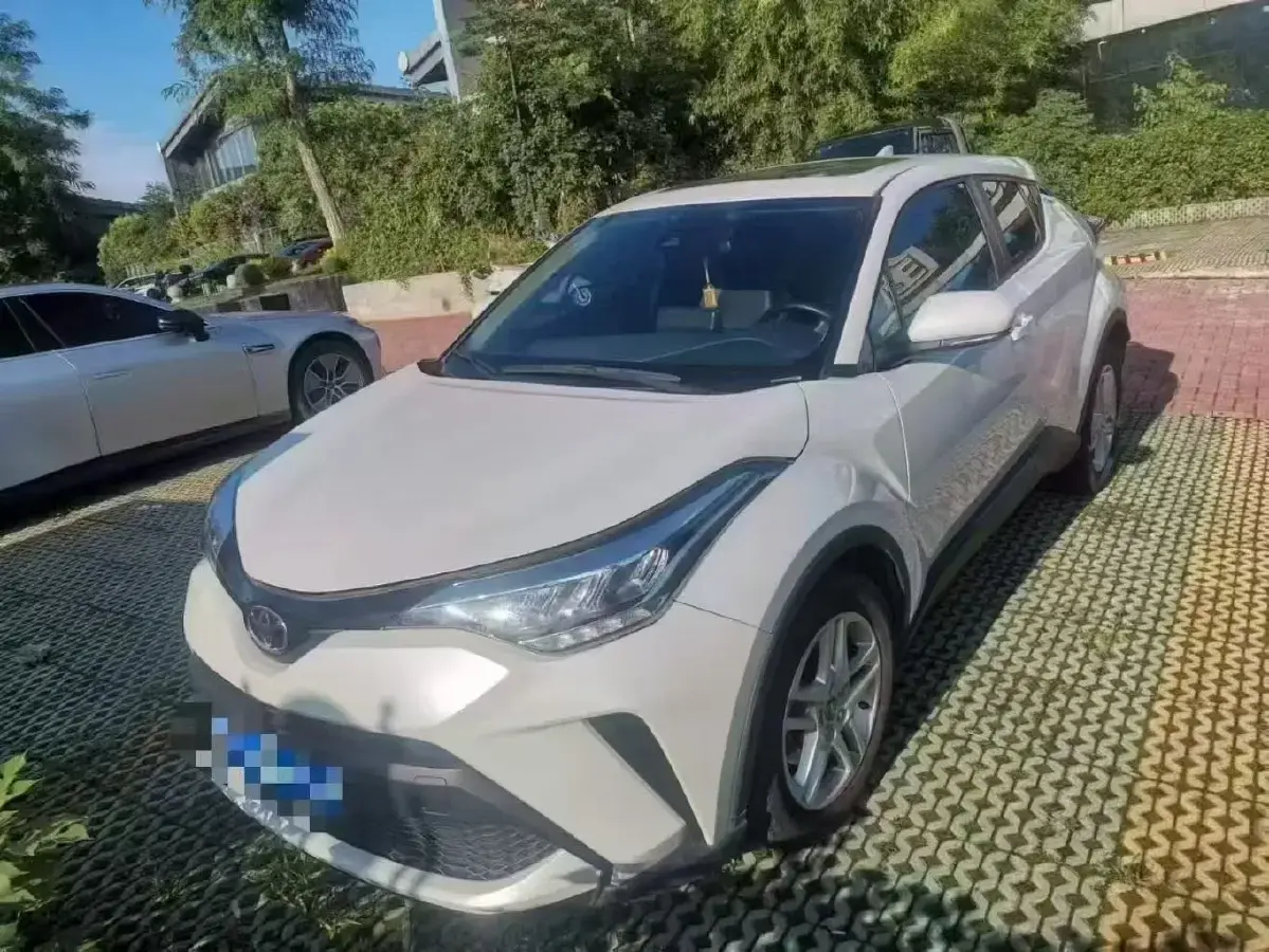 2022 Toyota C-HR 2.0L 171HP L4 CVT