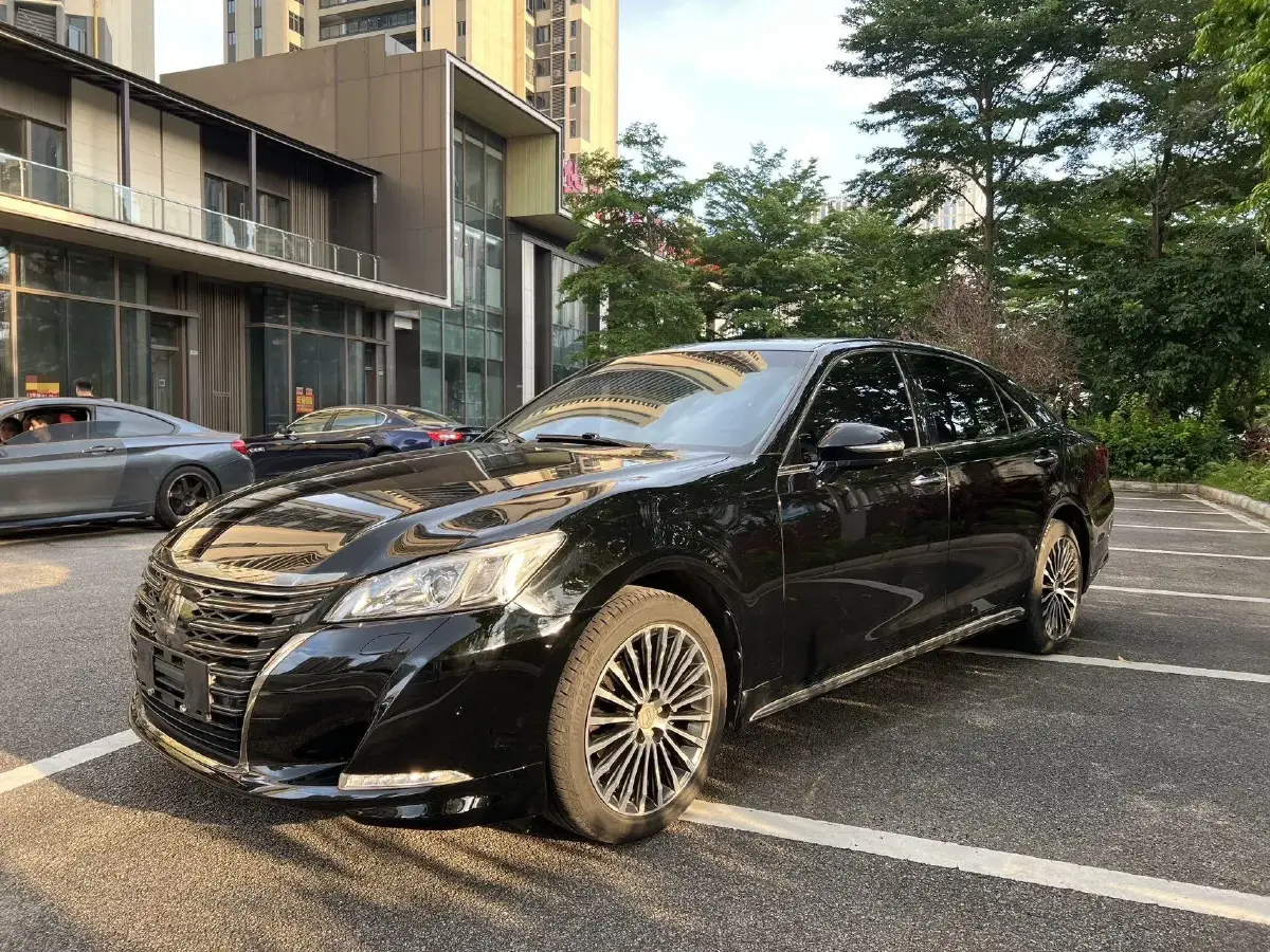 2018 Toyota Crown 2.0T 235HP L4 8AT