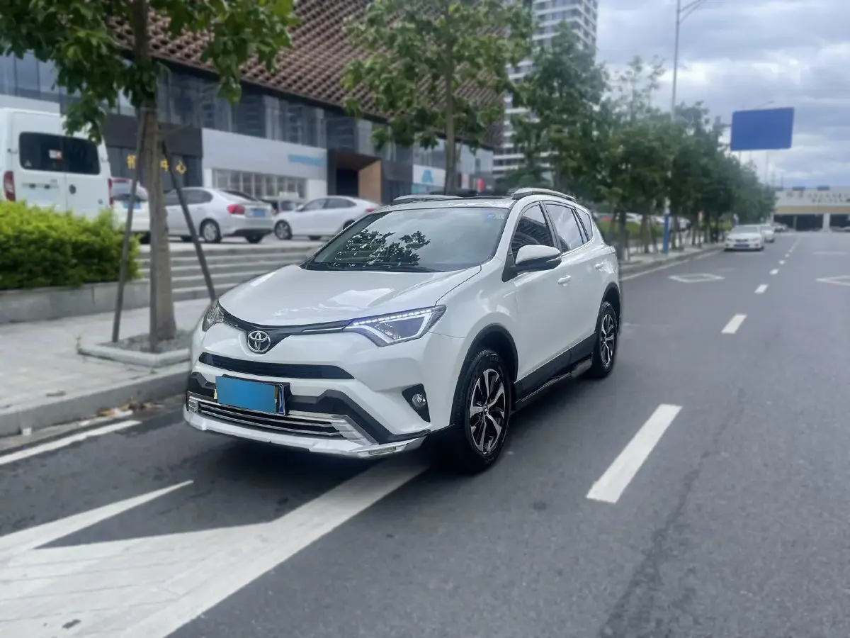 2019 Toyota RAV4 2.0L 151HP L4 CVT