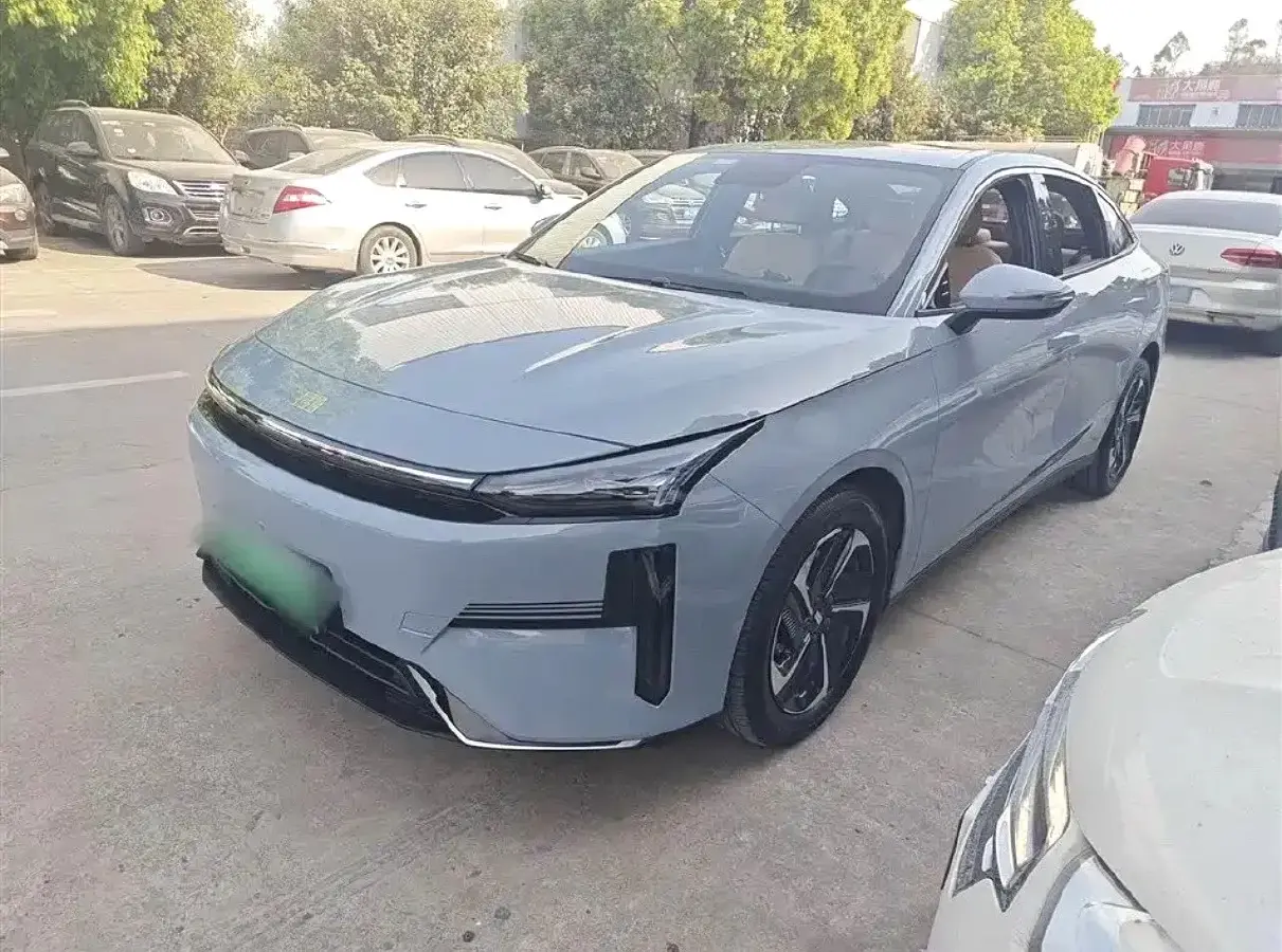 2023 Geely Galaxy L6 1.5T 163HP L4 3DHT PHEV