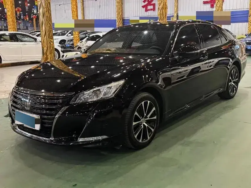 2018 Toyota Crown 2.0T 235HP L4 8AT