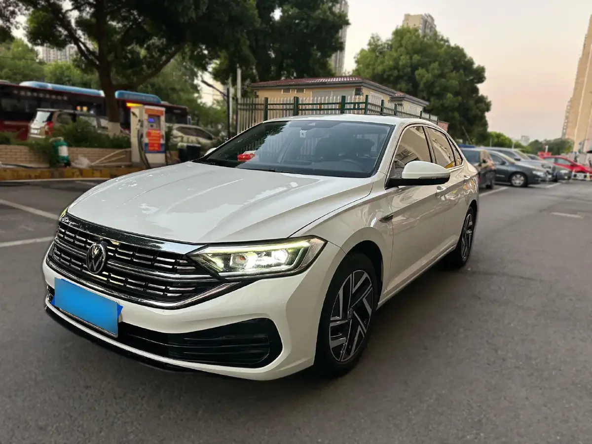 2023 Volkswagen Sagitar 1.4T 150HP L4 7DCT