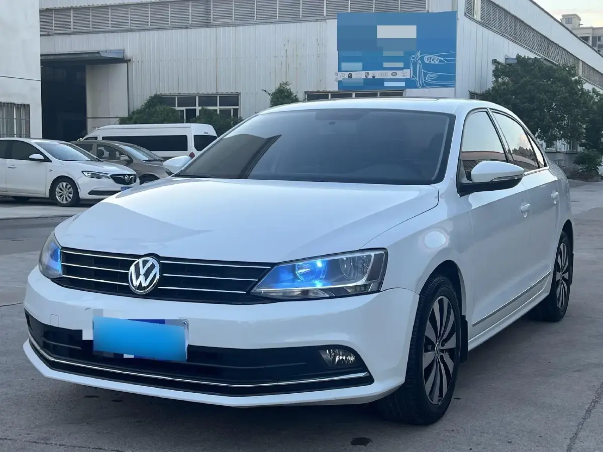 2018 Volkswagen Sagitar 1.4T 150HP L4 7DCT