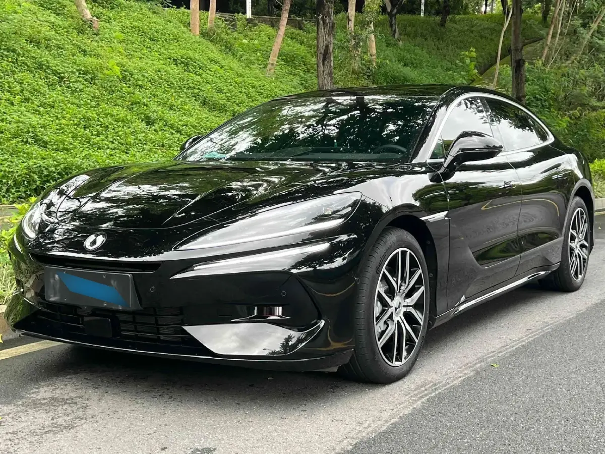 2024 Denza DenzaZ9 2.0T 207HP L4 E-CVT PHEV 38.5KWH