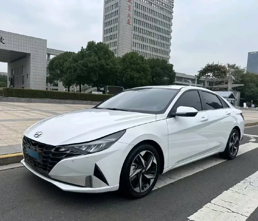 2023 Hyundai Elantra 1.5L 115HP L4 CVT