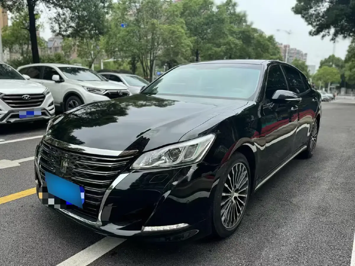 2018 Toyota Crown 2.0T 235HP L4 8AT