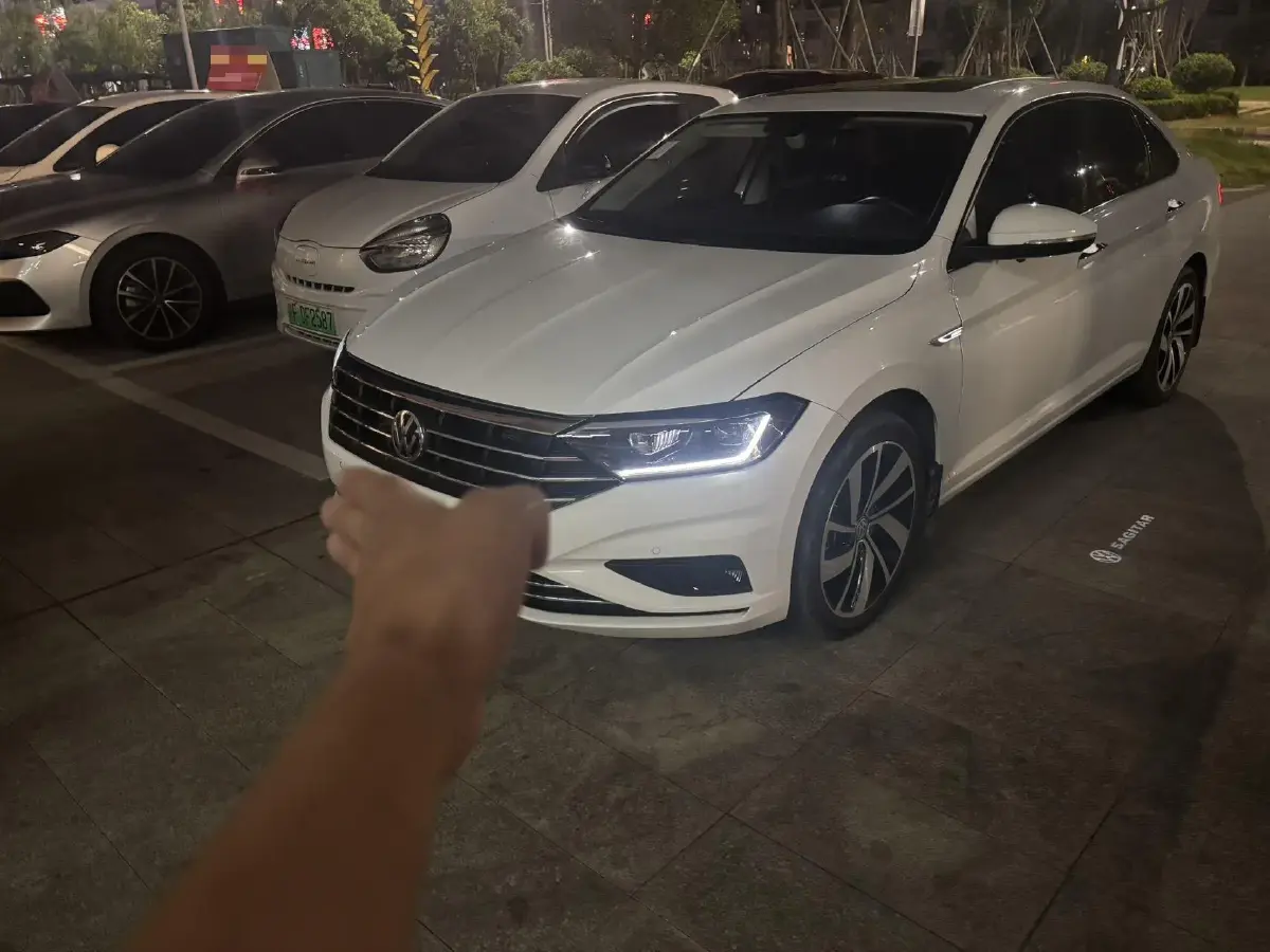 2021 Volkswagen Sagitar 1.4T 150HP L4 7DCT
