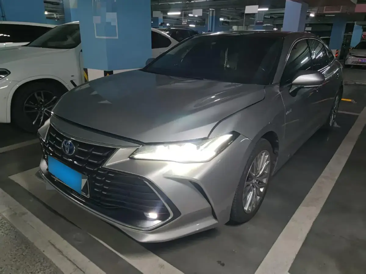 2022 Toyota Avalon 2.5L 178HP L4 E-CVT Hybrid