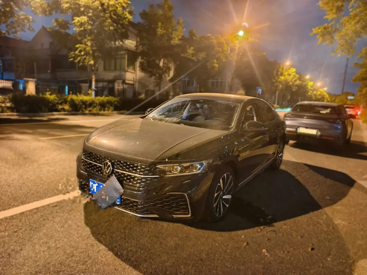 2022 Volkswagen Passat 2.0T 186HP L4 7DCT