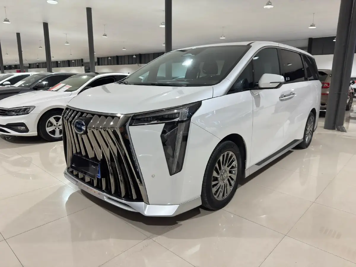 2023 GAC Trumpchi M8 2.0T 190HP L4 E-CVT Hybrid