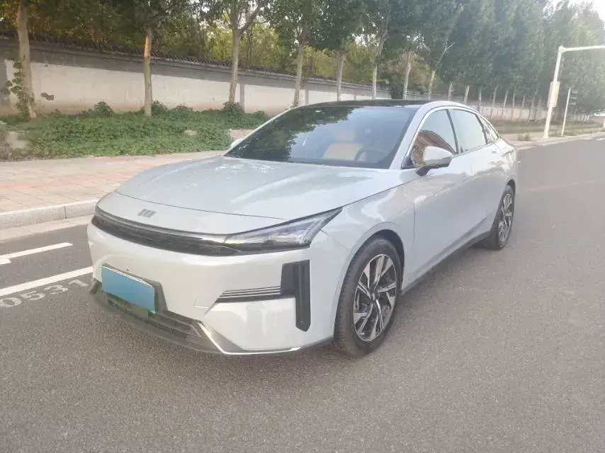 2024 Geely Galaxy L6 1.5T 163HP L4 3DHT PHEV