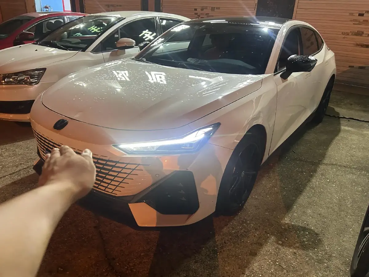 2022 ChangAn UNI-V 1.5T 188HP L4 7DCT