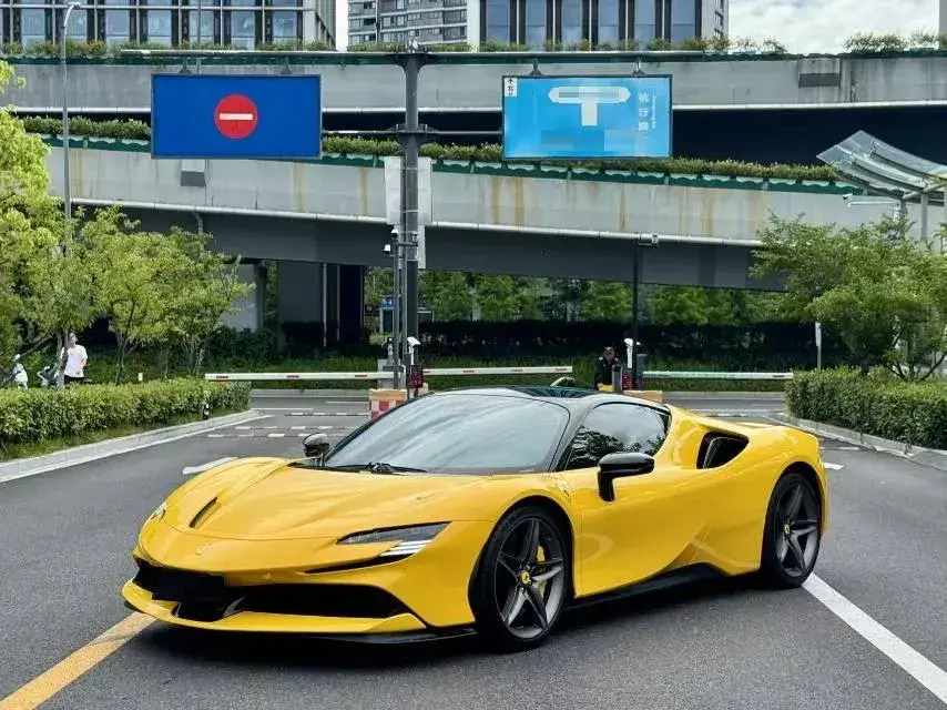 2020 Ferrari SF90 3.9T 781HP V8 8DCT PHEV 7.9KWH