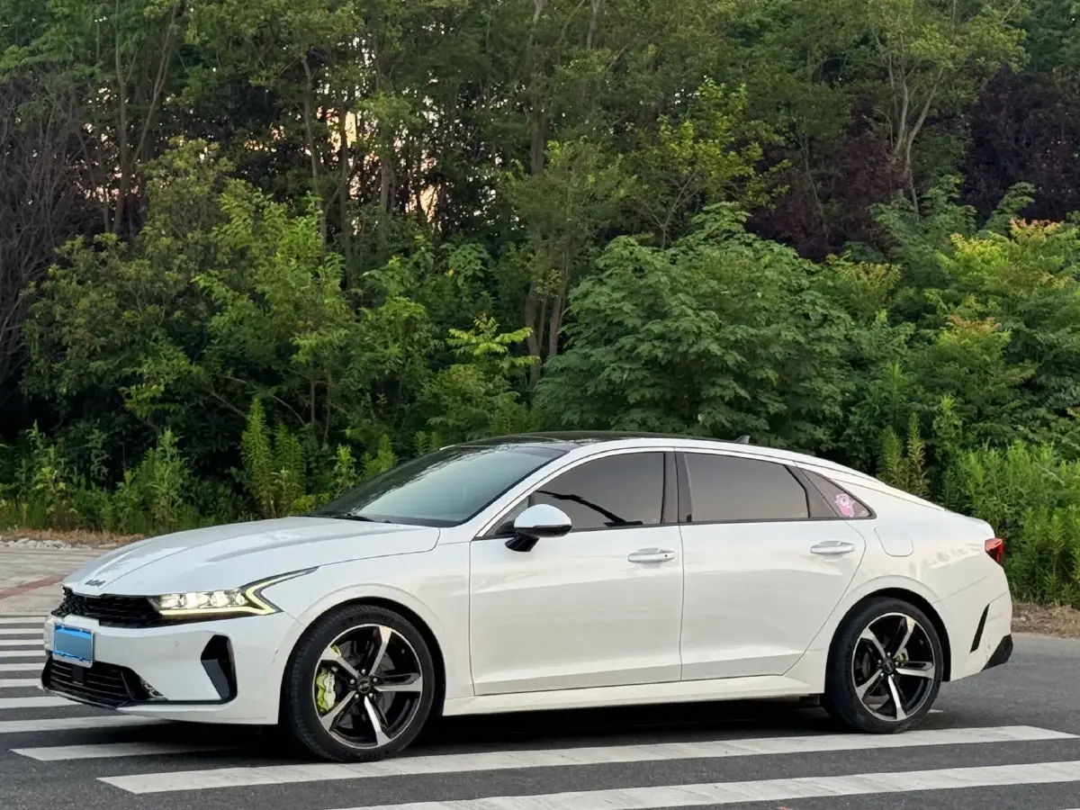 2021 Kia K5 2.0T 240HP L4 8AT