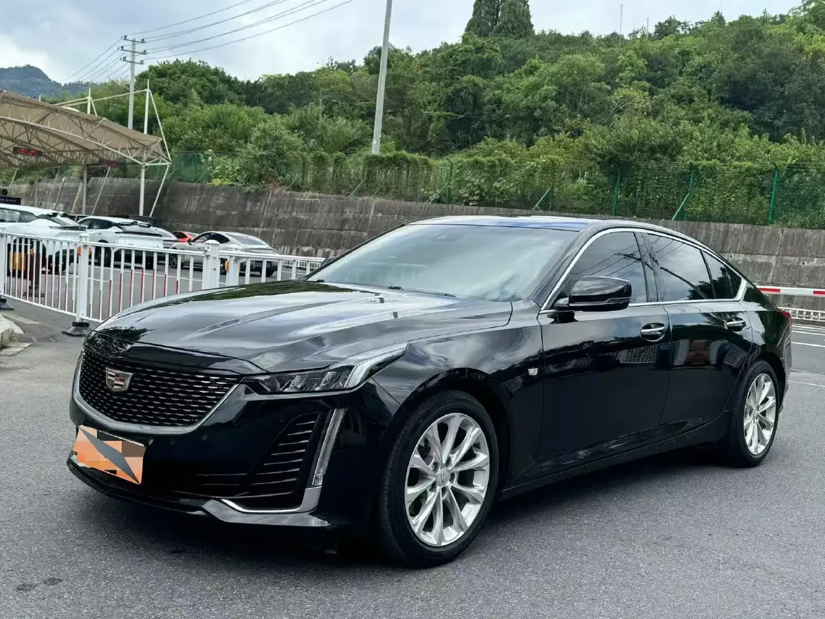 2022 Cadillac CT5 2.0T 237HP L4 10AT