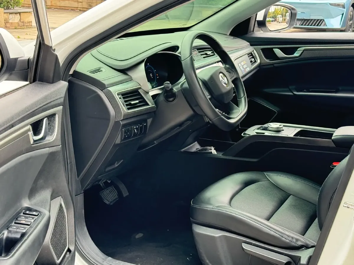 2022 Livan Maple 60s BEV 51.8KWH,autocango,china used car exporter,china ev exporter,chinese used car exporter,chinese used ev exporter