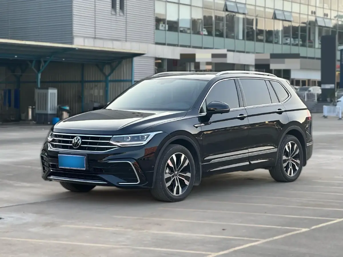 2023 Volkswagen Tiguan L 2.0T 186HP L4 7DCT