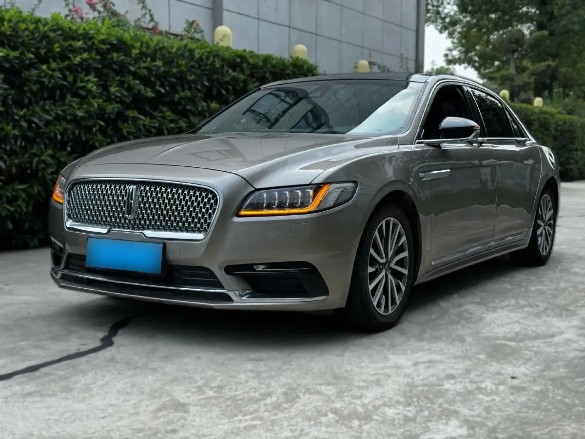 2019 Lincoln Continental 2.0T 261HP L4 6AT