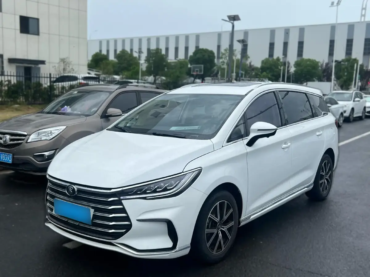 2022 BYD Song MAX 1.5L 110HP L4 E-CVT PHEV 18.3KWH
