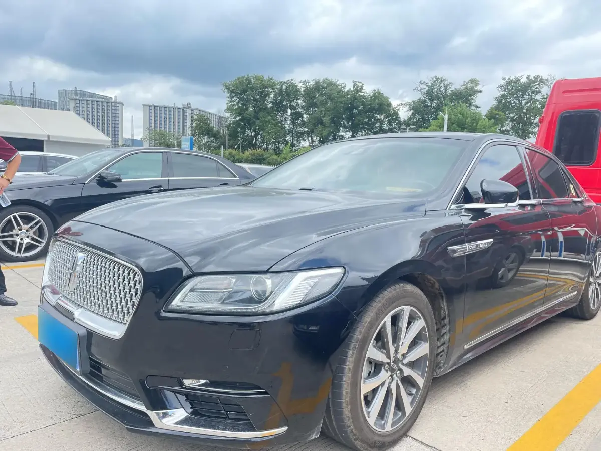 2019 Lincoln Continental 2.0T 261HP L4 6AT