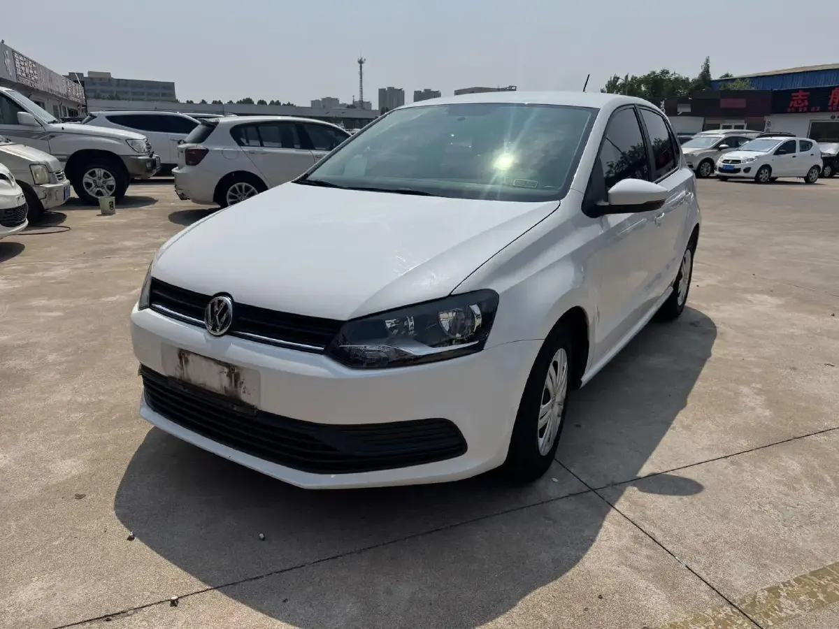 2016 Volkswagen Polo 1.4L 90HP L4 6AT
