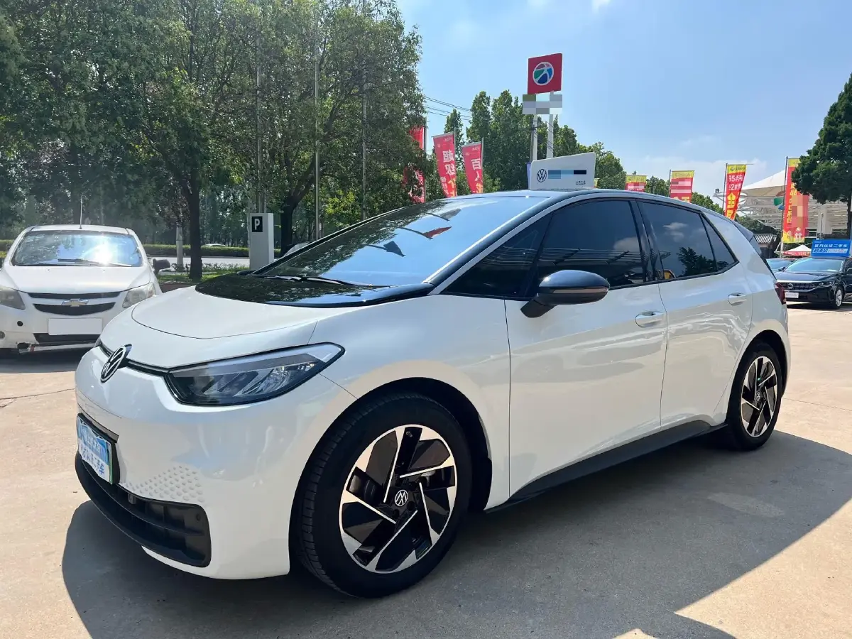 2025 Volkswagen ID.3 BEV 52.8KWH