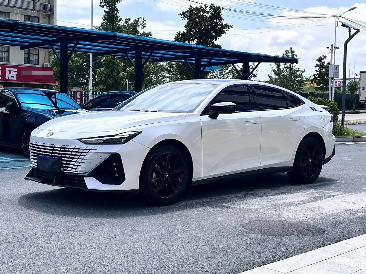 2023 ChangAn UNI-V 1.5T 188HP L4 7DCT