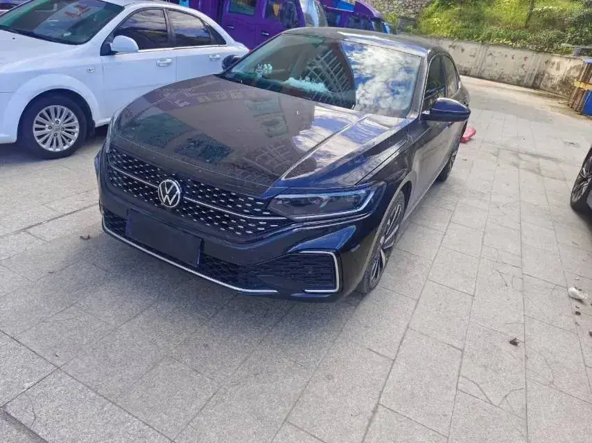 2023 Volkswagen Passat 2.0T 186HP L4 7DCT
