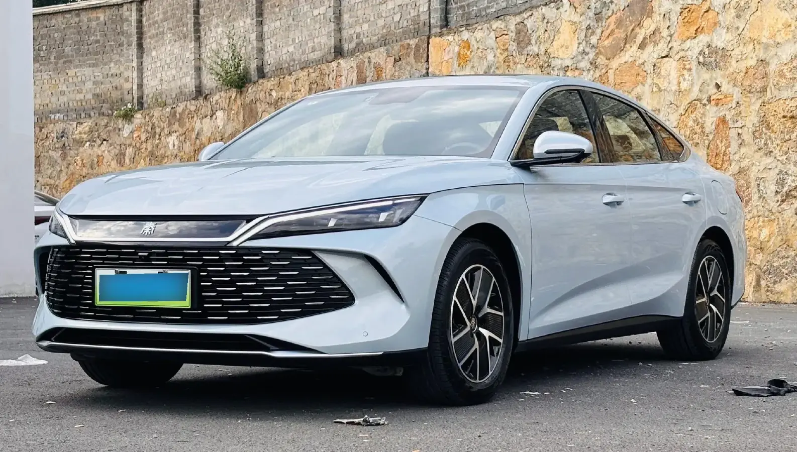 2024 BYD QinL 1.5L 101HP L4 E-CVT PHEV 15.87KWH