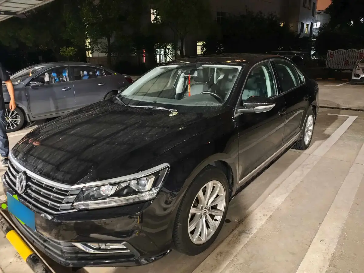 2017 Volkswagen Passat 1.4T 150HP L4 7DCT