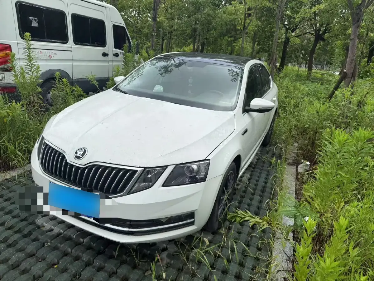 2018 Skoda Octavia 1.6L 110HP L4 6AT