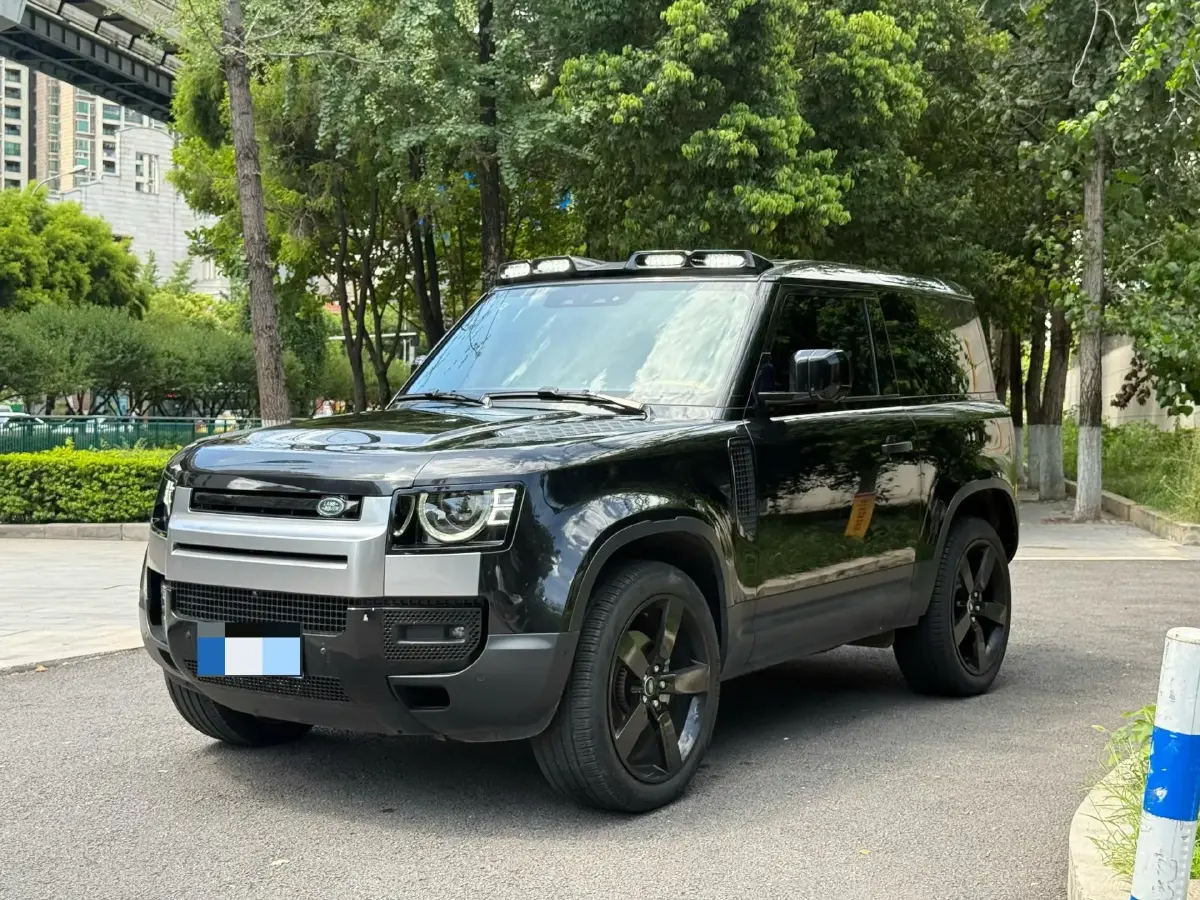 2022 Land Rover Defender 2.0T 300HP L4 8AT
