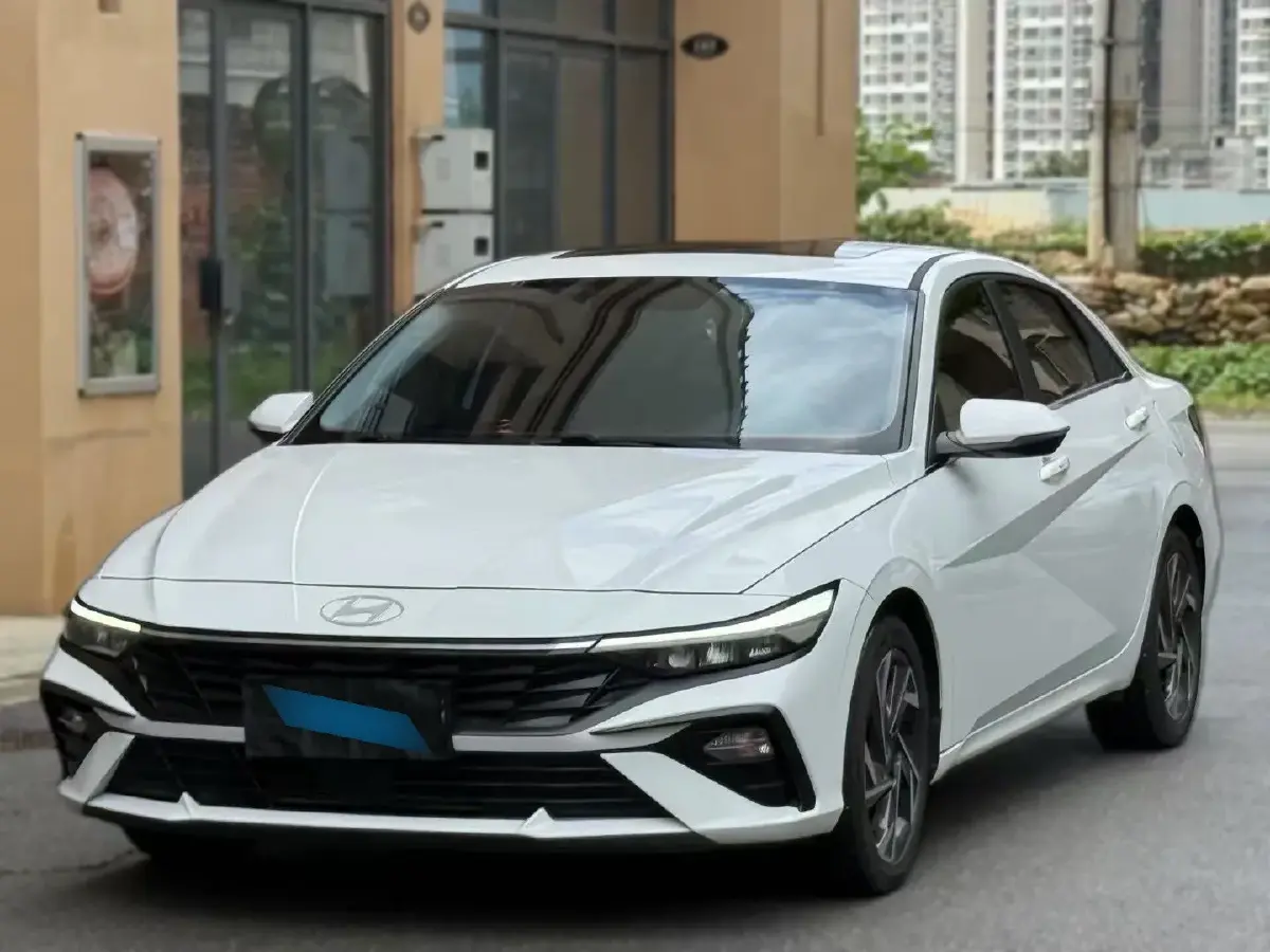2022 Hyundai Elantra 1.5L 115HP L4 CVT