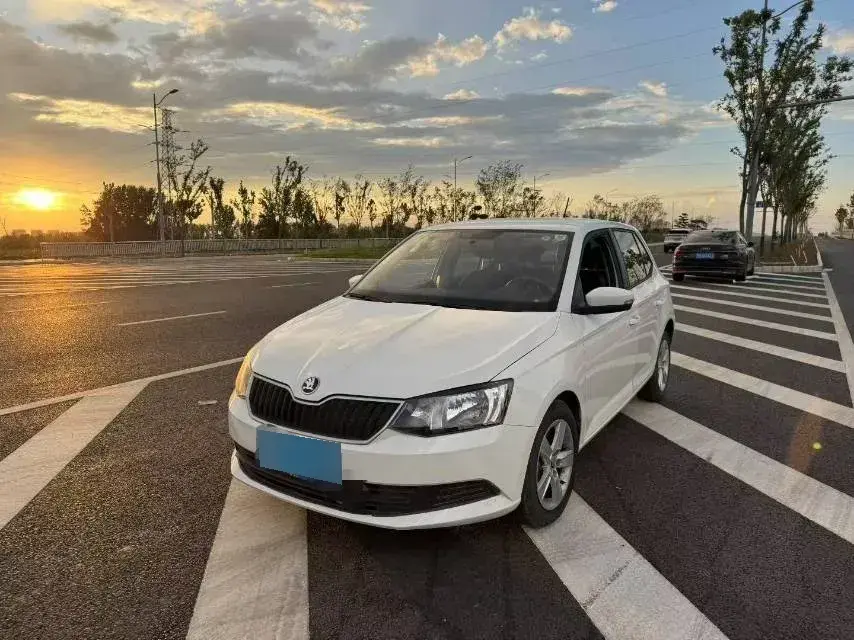 2017 Skoda Fabia 1.4L 90HP L4 6AT