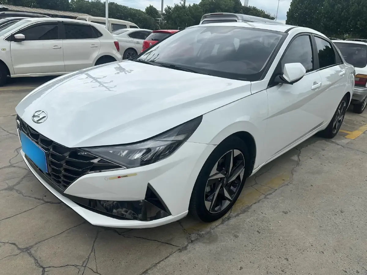 2022 Hyundai Elantra 1.5L 115HP L4 CVT