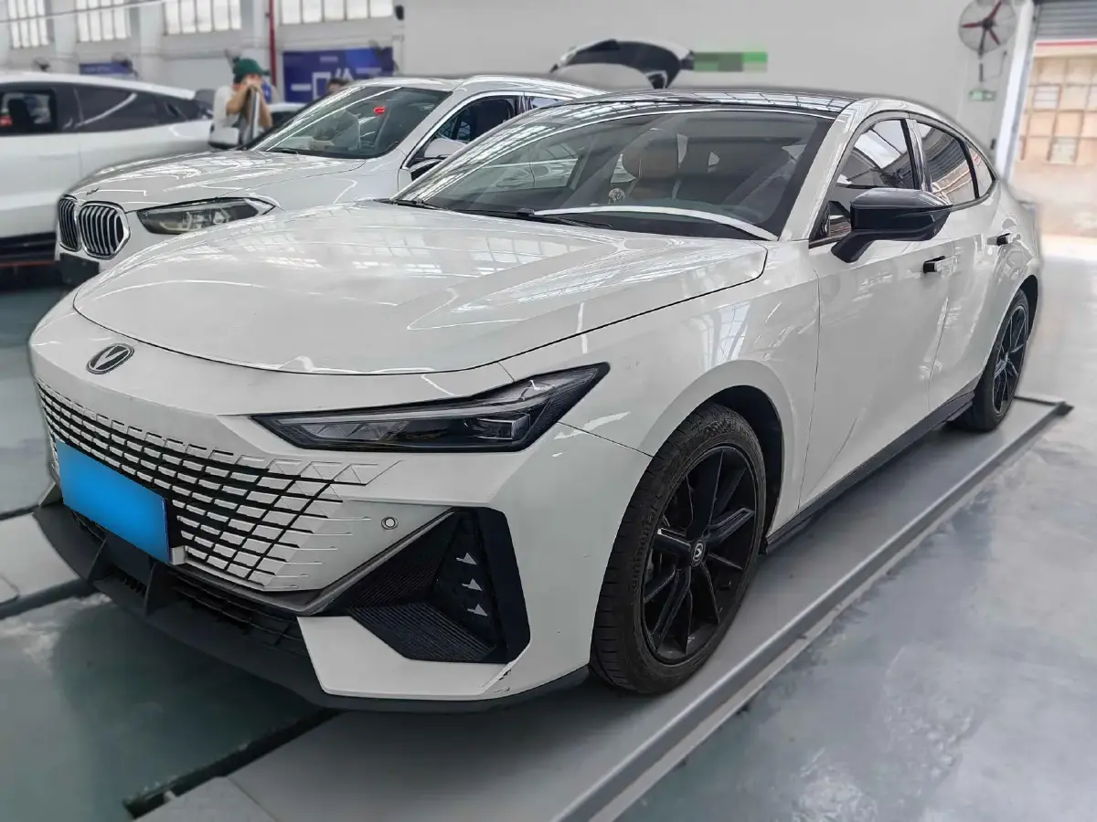 2022 ChangAn UNI-V 1.5T 188HP L4 7DCT