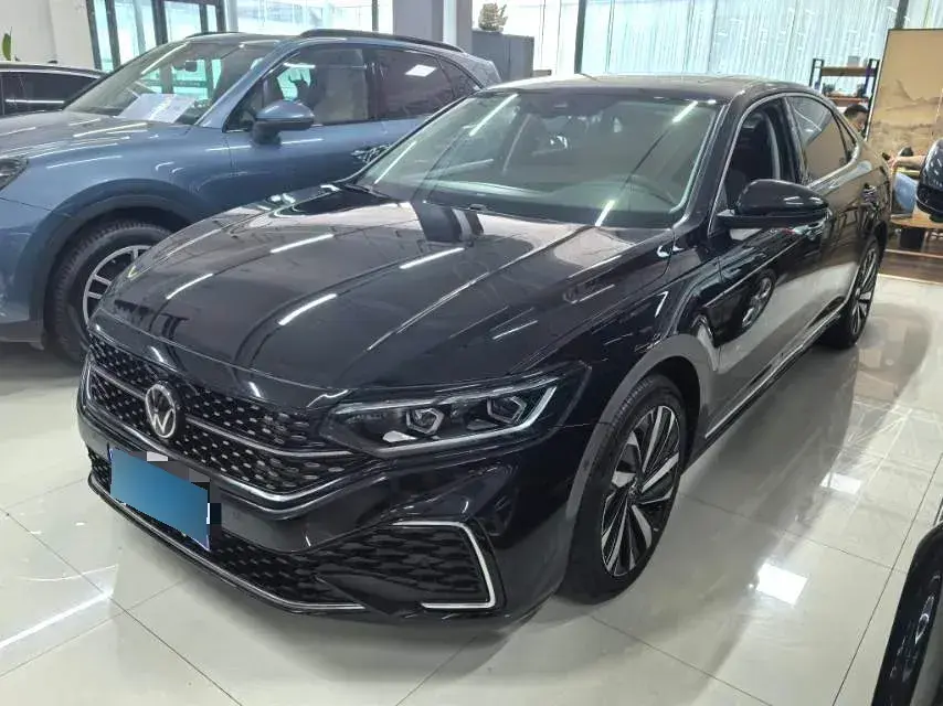 2022 Volkswagen Passat 2.0T 186HP L4 7DCT