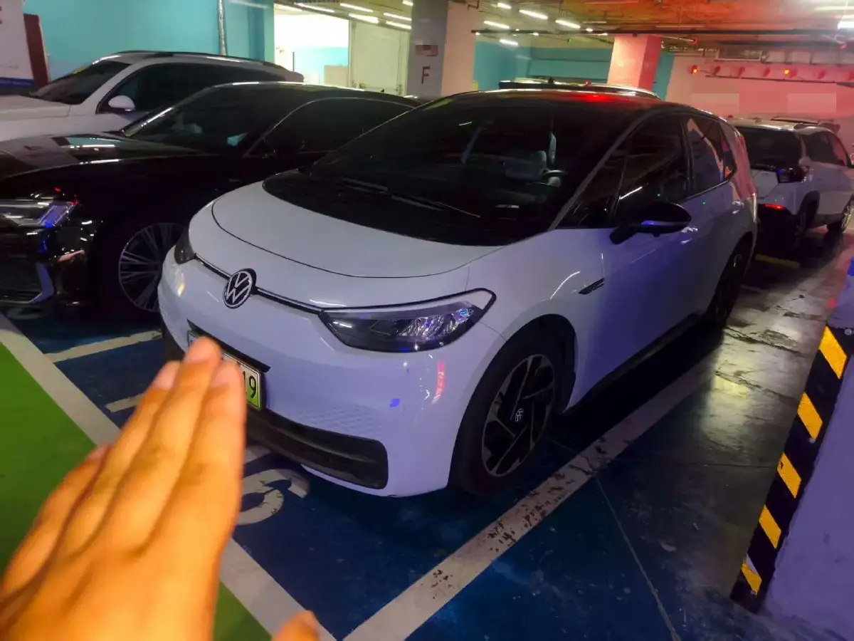 2023 Volkswagen ID.3 BEV 52.8KWH