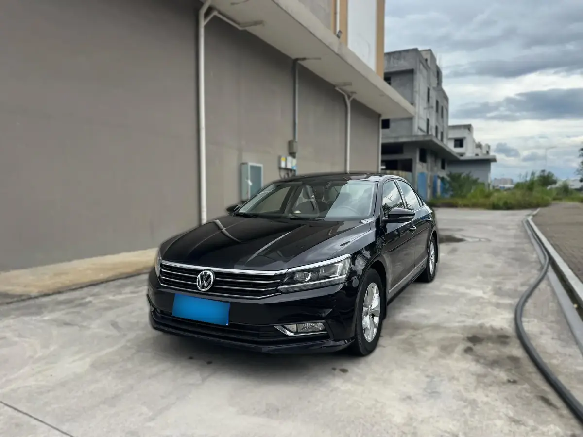 2017 Volkswagen Passat 1.4T 150HP L4 7DCT